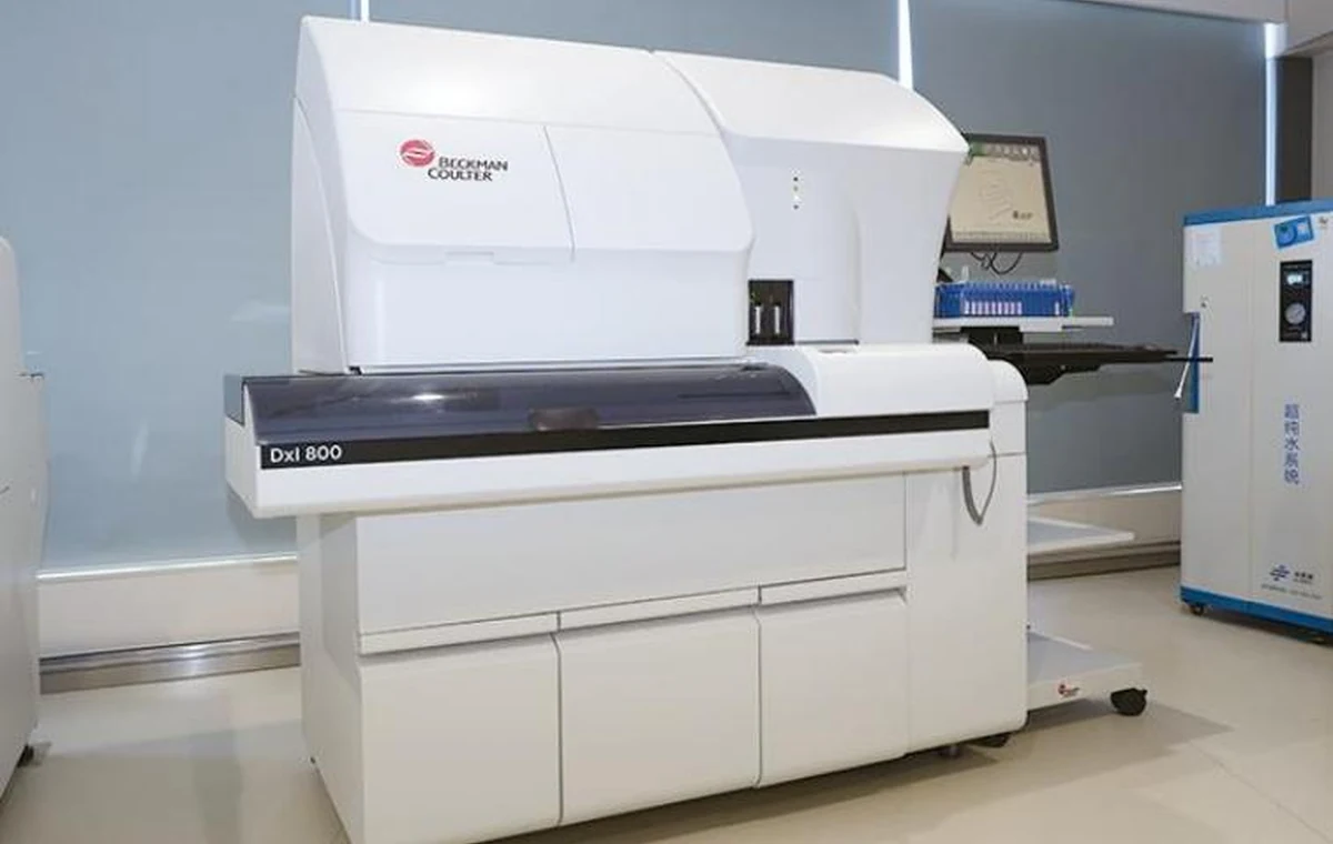 Иммунохемилюминесцентный анализатор Beckman DxI 800 в клинике Юнькэ